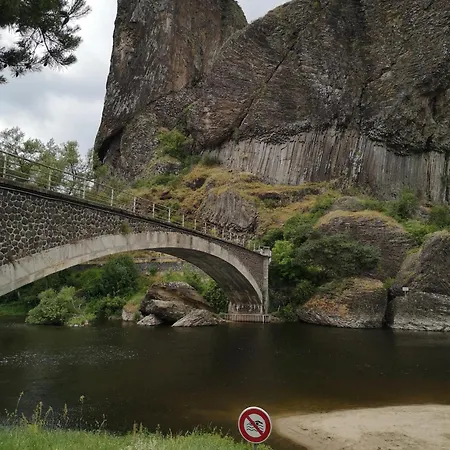 Maison Confortable à Avec Terrasse Vergezac