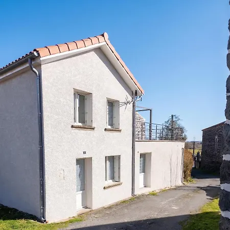Maison Confortable A Avec Terrasse Feriehus