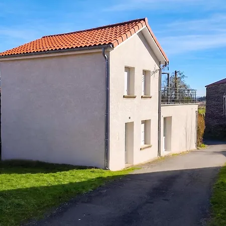 Maison Confortable A Avec Terrasse Ferienhaus