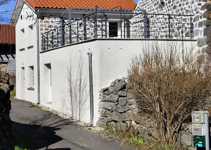 Maison Confortable A Avec Terrasse Дом отдыха Vergezac