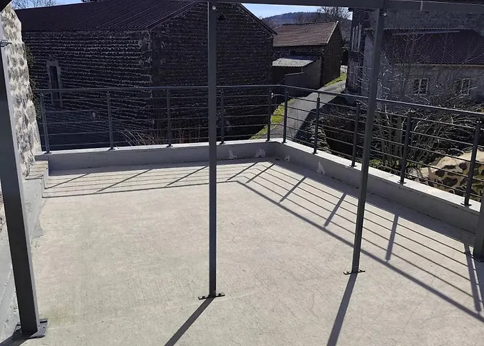 Дом отдыха Maison Confortable A Avec Terrasse *